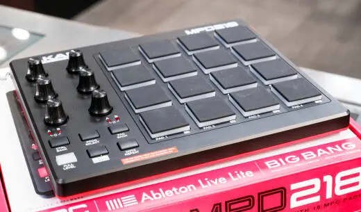 Akai - MPD 218 Pad Control Unit 2